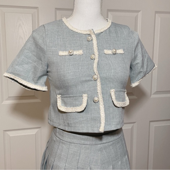 Kpop soft blue set with tweed trim and pearl buttons - Picture 4 of 7